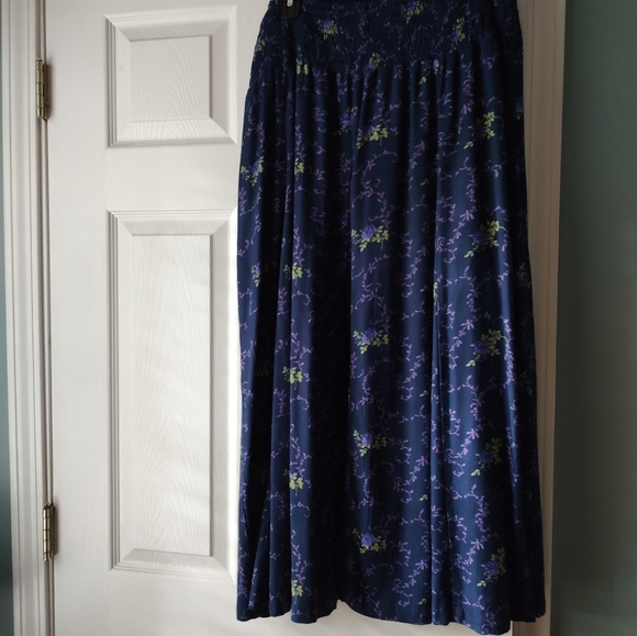 April Cornell Skirt Set - Picture 9 of 12